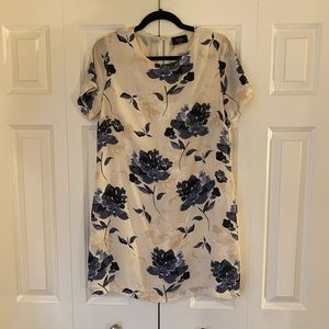 Vici Floral Dress. EUC. Size large